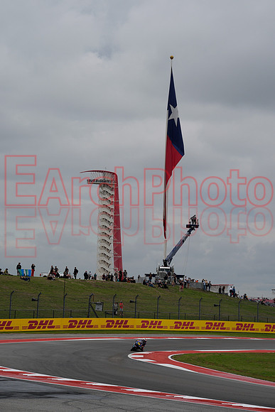 _EAR8211