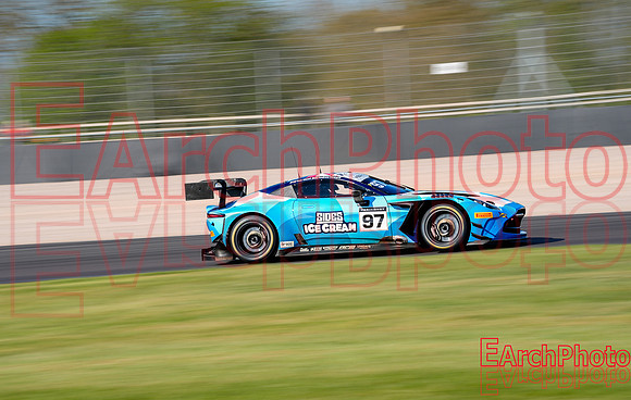 Earchphoto-Sports-BritishGT-DP-2025-prax-L-21