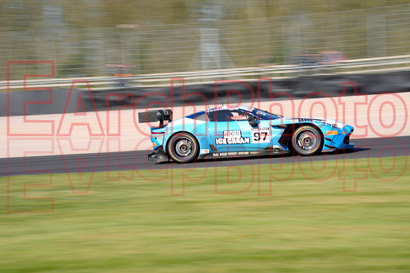 _EAR4887
