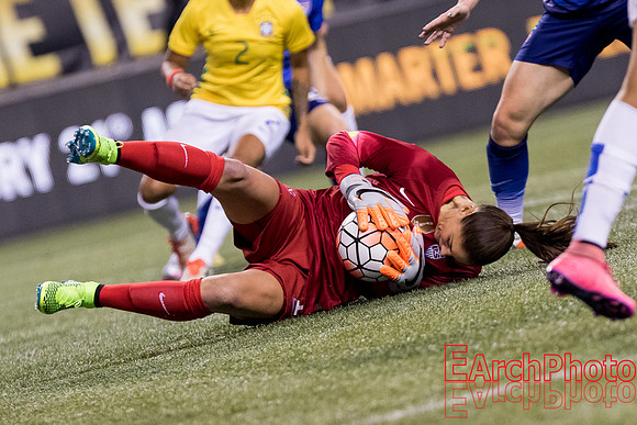 Earchphoto-US-Soccer-USWNT-USA-v-BRA-Seattle-Victory-Tour-2015-LOGO-1-320