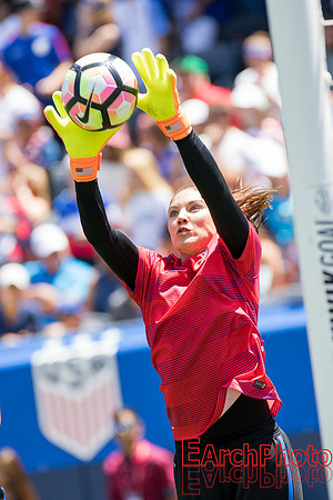 Earchphoto-USWNT-USAvRSA-Hope-Solo-gk-HS100-F-web-L-144