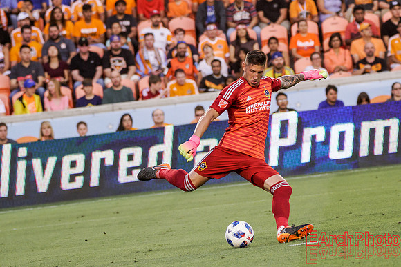 Earchphoto-MLS-2018-Dynamo-v-Galaxy-t-L-4