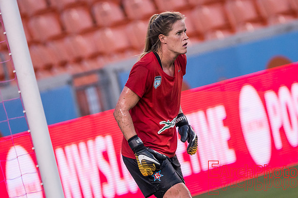 Earchphoto-Alyssa-Naeher-CRS-gk-2017-L-22