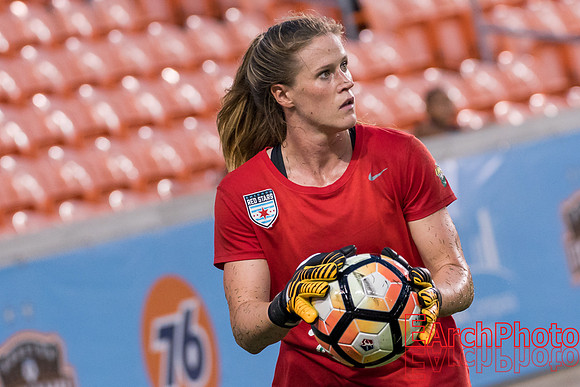 Earchphoto-Alyssa-Naeher-CRS-gk-2017-L-43