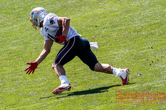 Earchphoto-New-England-Patriots-Training-Camp-2015-LOGO-180