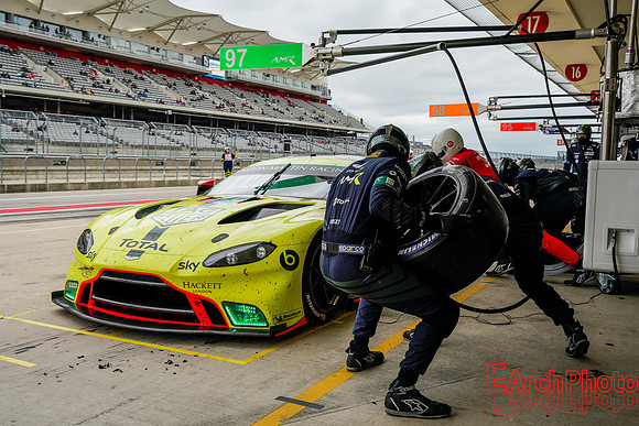 Earchphoto-AMR-teamwork-WEC-4