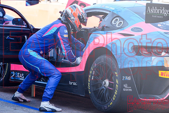Earchphoto-Sports-BritishGT-DP-2025-prax-L-44